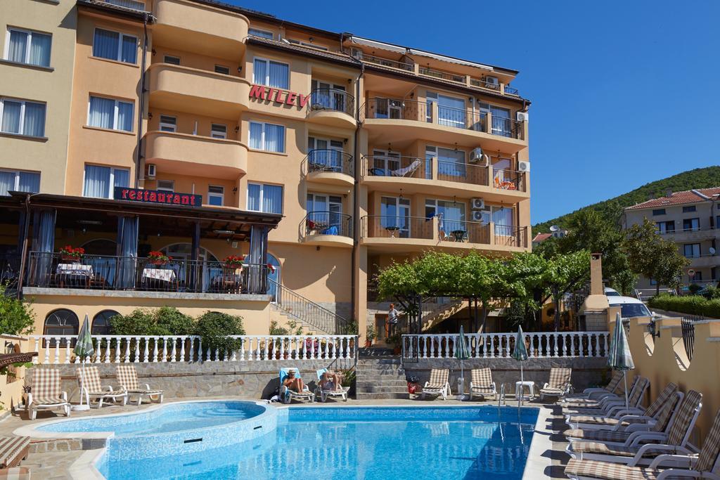 Family Hotel Milev Sveti Vlas Eksteriør billede